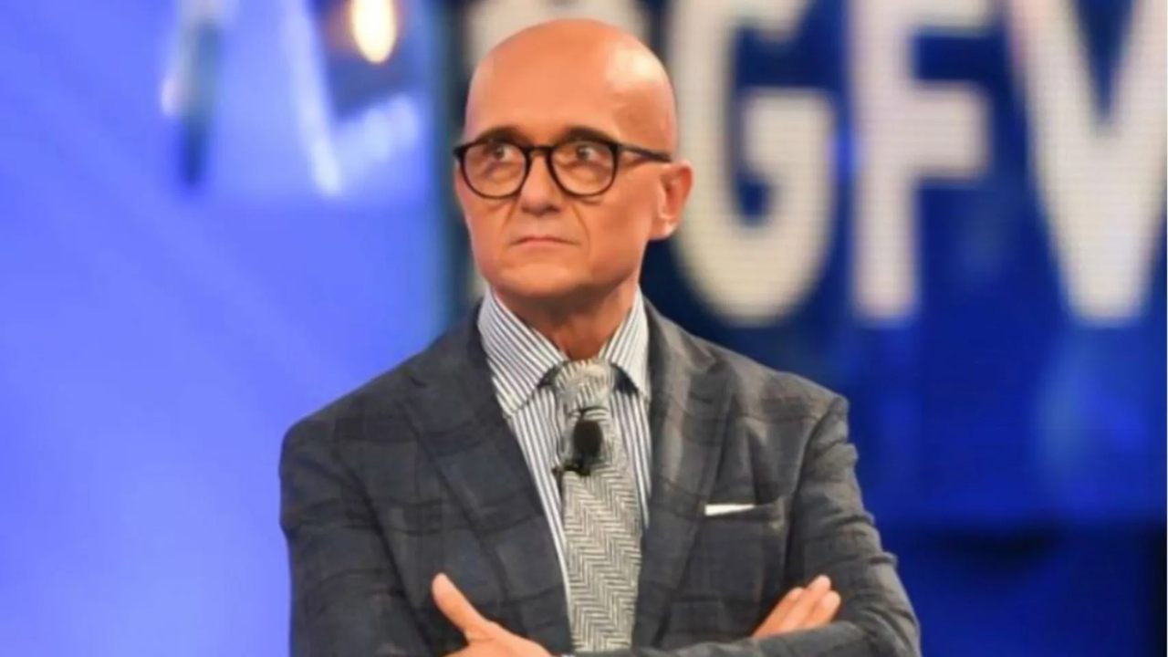 Alfonso Signorini sbugiardato dopo la diretta - Solospettacolo.it