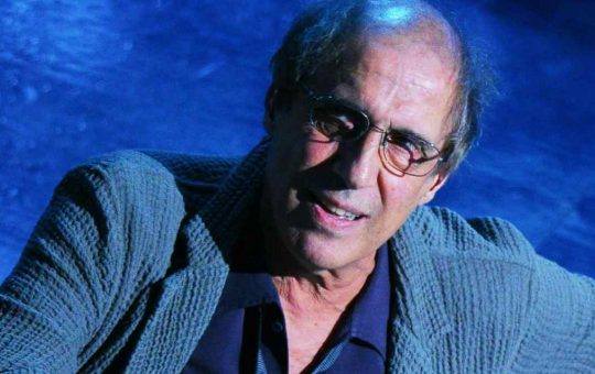 Adriano Celentano costretto alla fuga