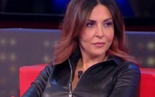 Sabrina Ferilli risponde per le rime a un hater