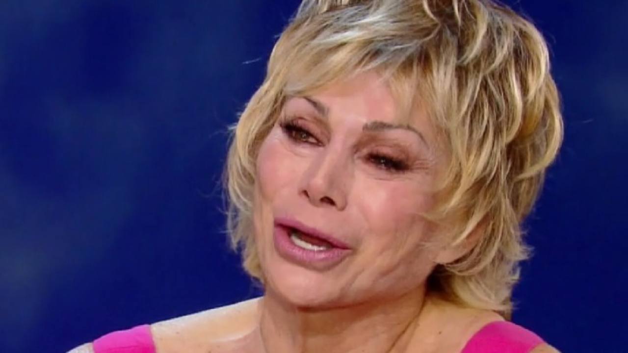 Lacrime di commozione per Carmen Russo