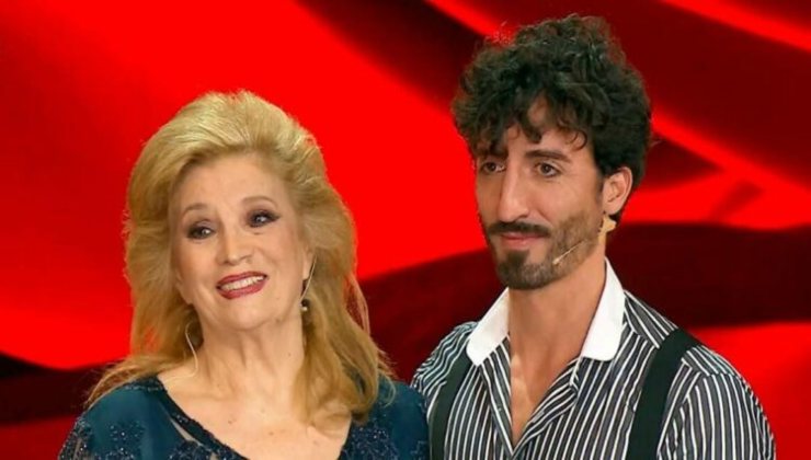 Iva Zanicchi a Ballando con le Stelle con il maestro - Youbee.it