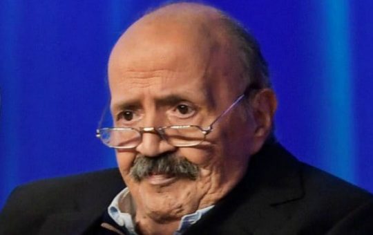 Caso scottante per Maurizio Costanzo