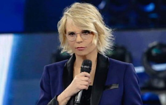 Maria De Filippi senza parole - Youbee.it