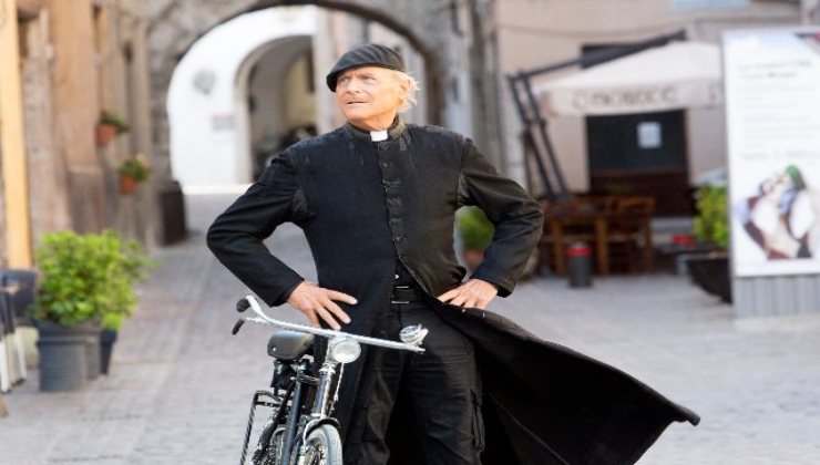 Terence Hill in Don Matteo - Youbee.it