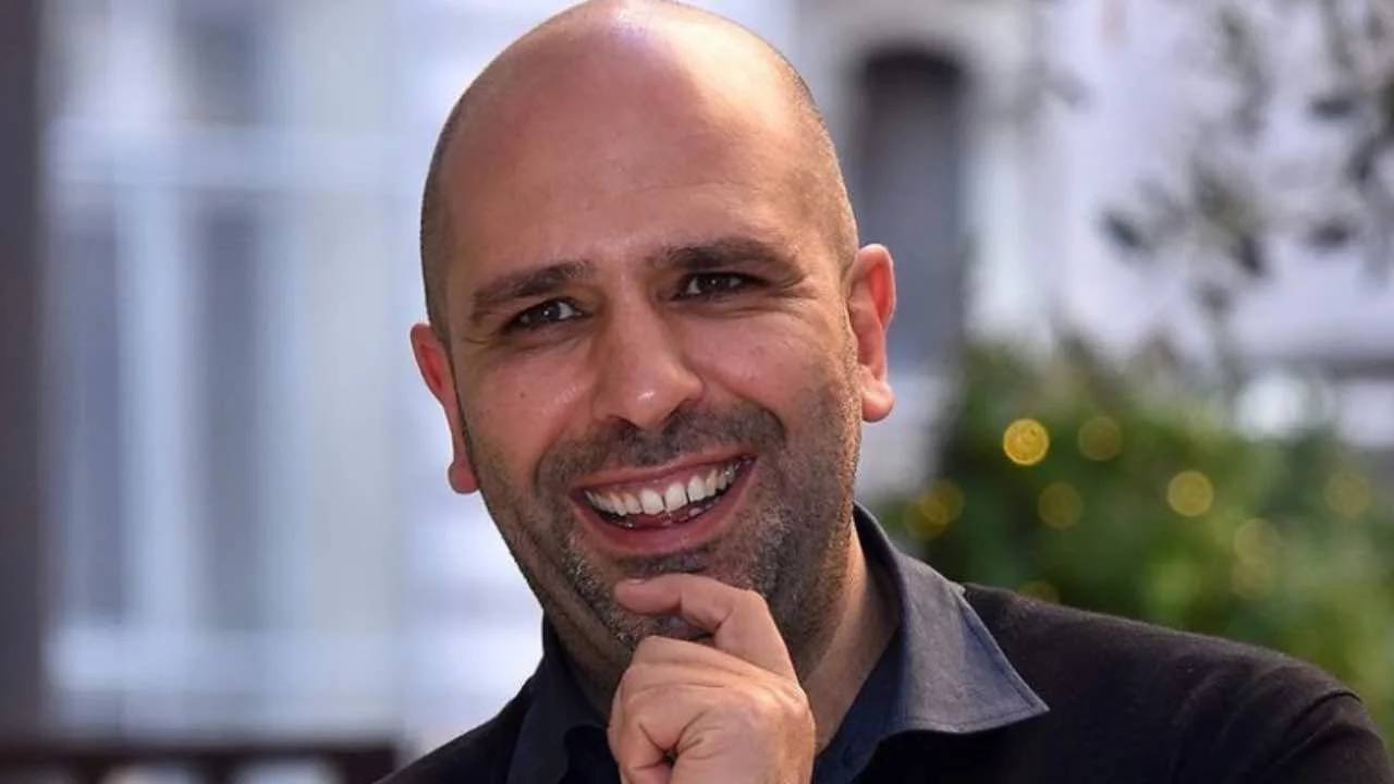 Checco Zalone titolo di studi