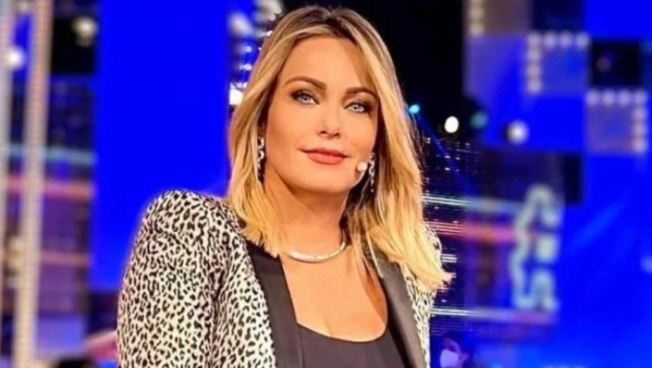 Sonia Burganelli beccata nella vasca con un altro uomo