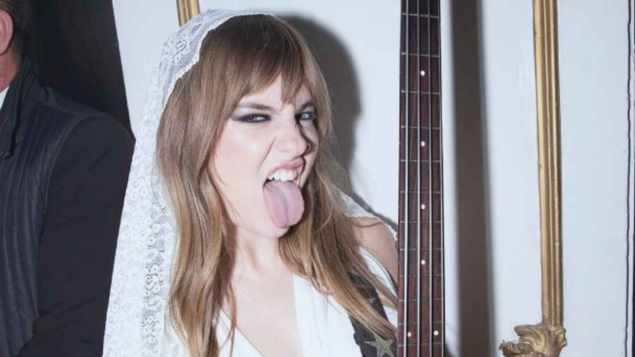 Victoria dei Maneskin irriconoscibile senza trucco