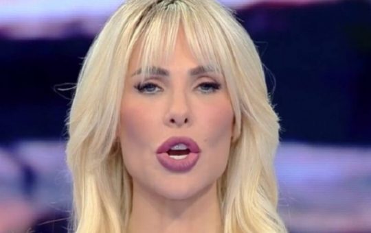 Duro attacco per Ilary Blasi