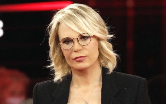 Maria De Filippi senza parole - Youbee.it