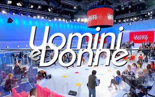 Uomini e Donne, la furia di un'ex tronista - Youbee.it