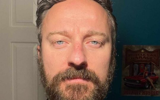 Francesco Facchinetti cacciato di casa