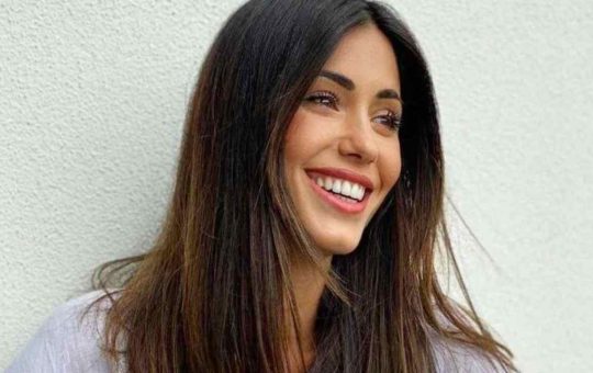 L'outifit mozzafiato di Federica Nargi per il battesimo della nipotina