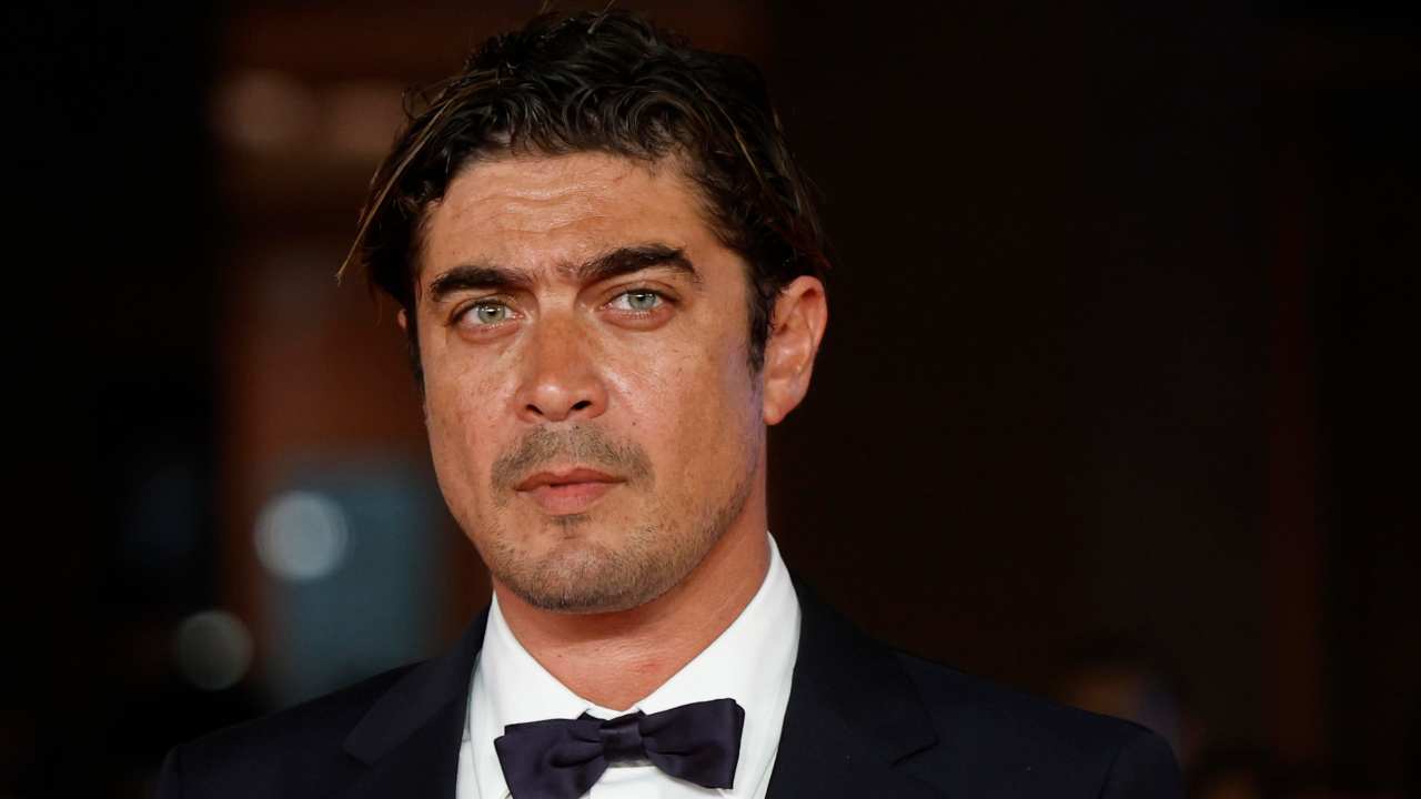 Riccardo Scamarcio dice addio all'Italia