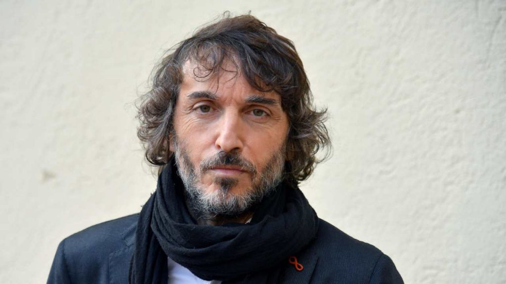 Giuseppe Cruciani, ha rubato la donna ad un cantante famosissimo tradimento bruciante Youbee Giuseppe Cruciani, ha rubato la donna ad un cantante famosissimo tradimento bruciante Youbee