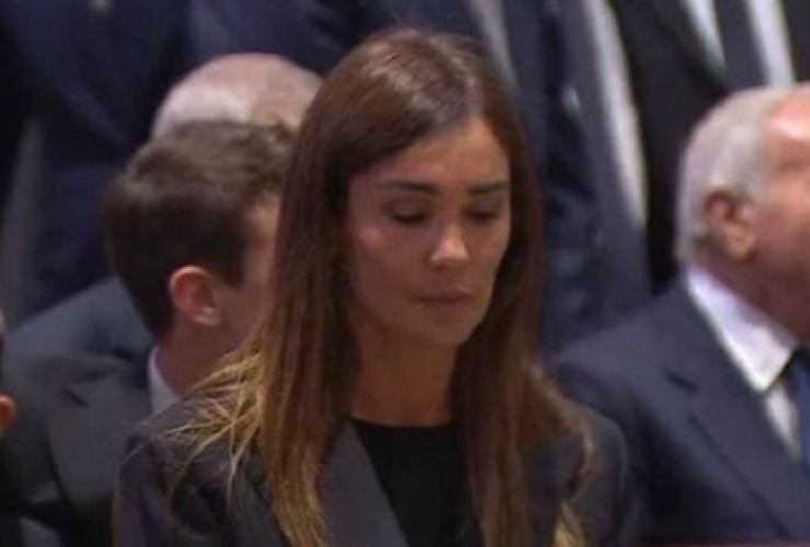 Silvia Toffanin al funerale del suocero non era vicina al padre dei suoi figli
