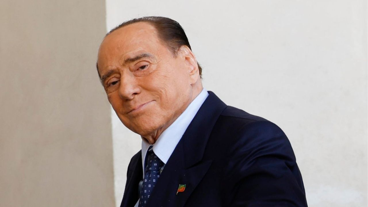 Silvio Berlusconi, la dedica - Youbee.it