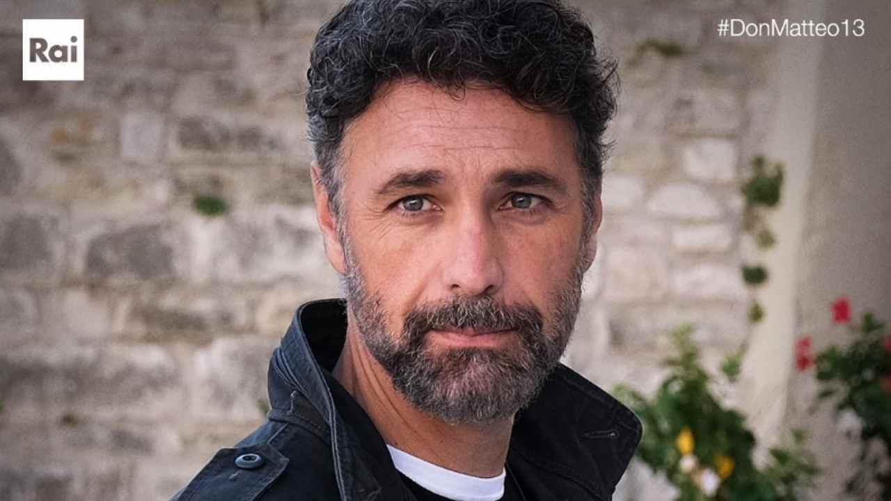 Raoul Bova di Don Matteo sostituito da un altro bellissimo