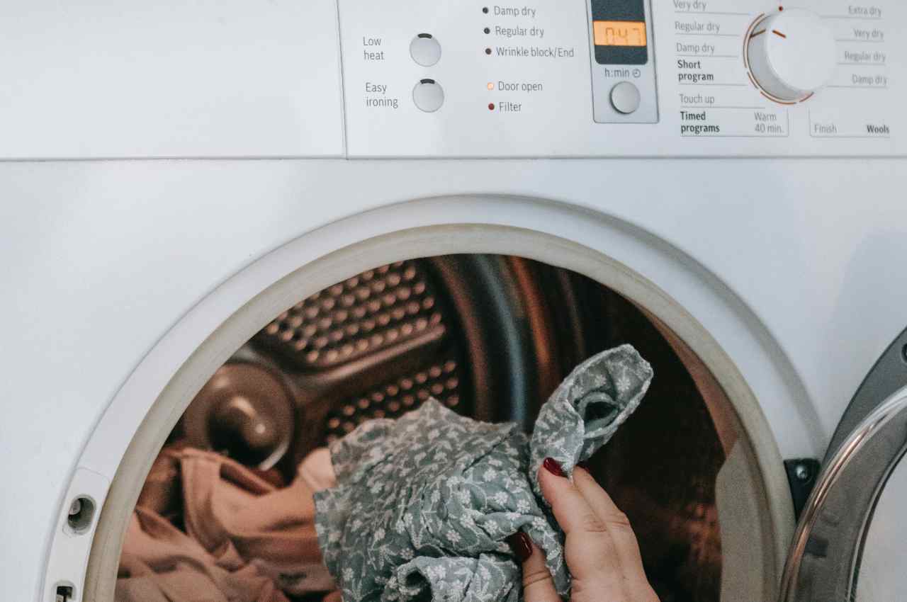 Il pulsante segreto della lavatrice per un'asciugatura rapida