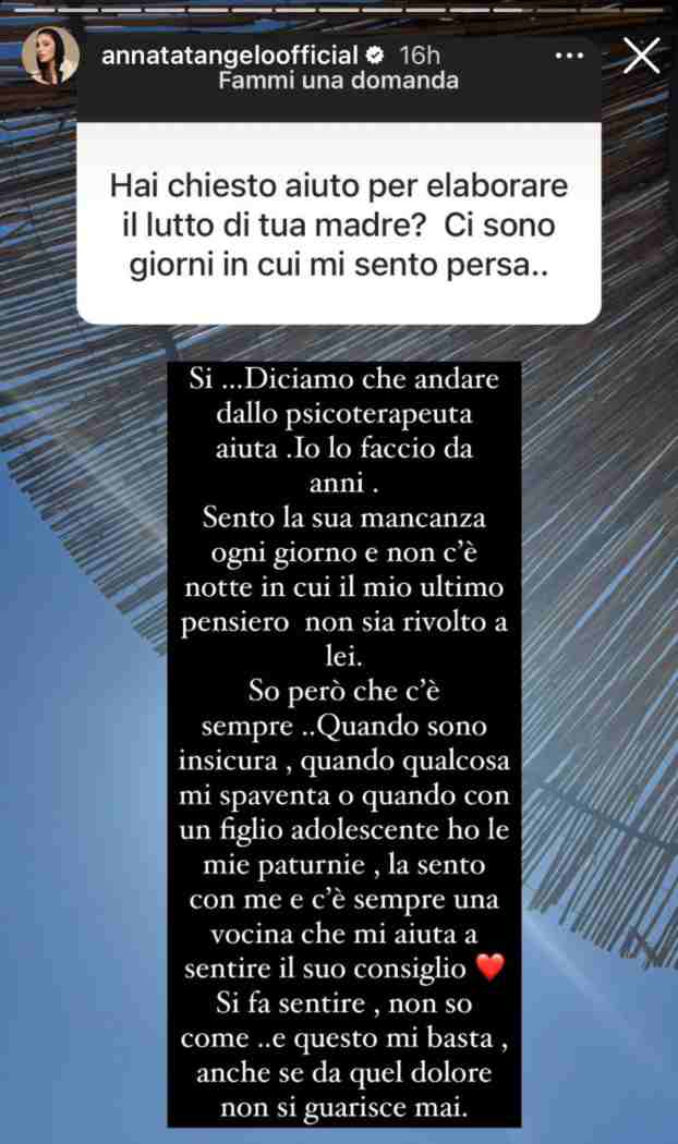 Instagram story di A. Tatangelo sulla madre - Youbee.it