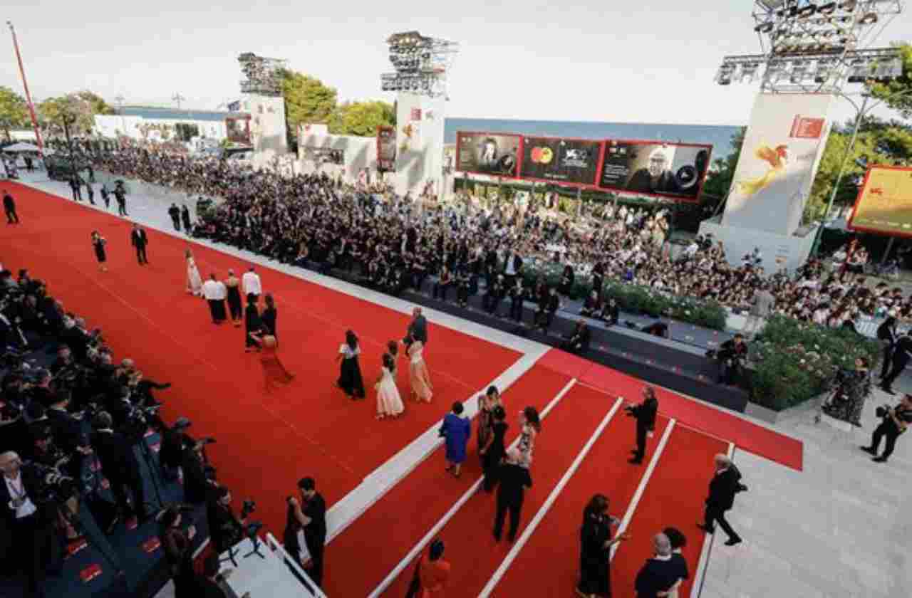 Polemica sul Red Carpet della Mostra di Venezia - Youbee.it 