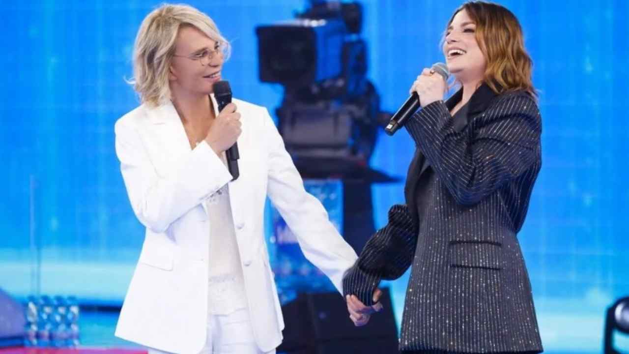 Il gesto di Emma Marrone verso Maria De Filippi