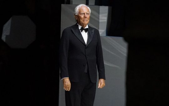 Giorgio Armani e il gesto che spiazza tutti