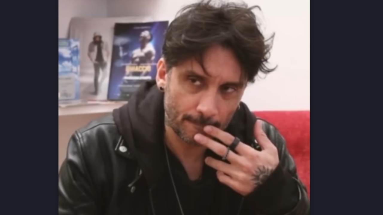 Fabrizio Moro e la gaffe a Sanremo