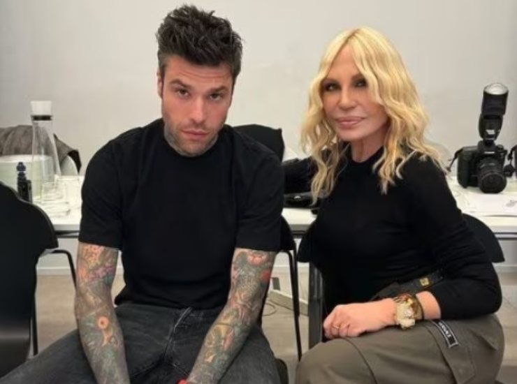 Fedez nuovo aiutante di Donatella Versace?