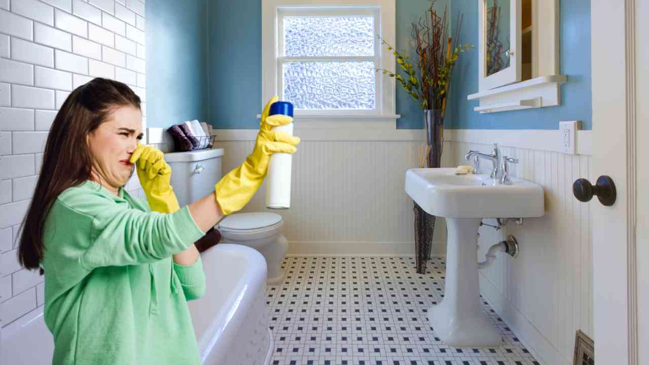 Come eliminare i cattivi odori in bagno