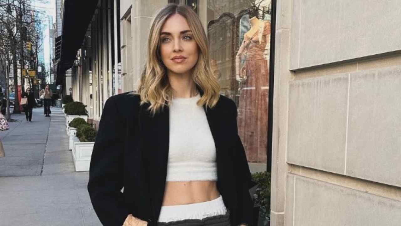 Chiara Ferragni copia una nota showgirl